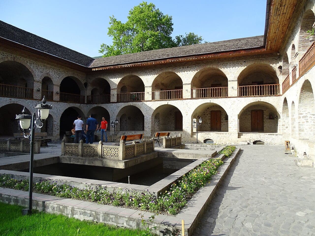 Şəkidə karvansara üslublu ənənəvi ev