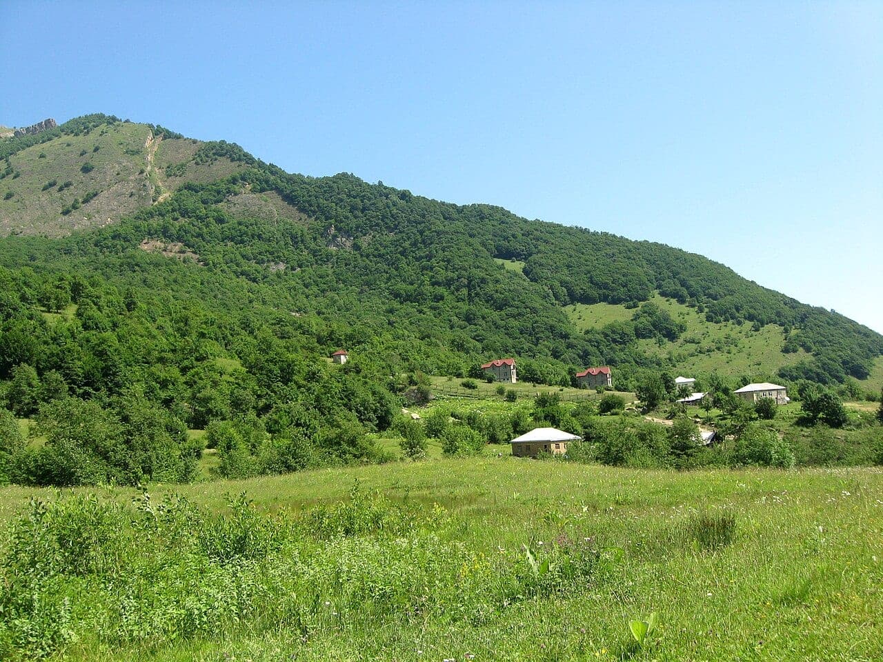 Qəçrəşdə dağ şale evi
