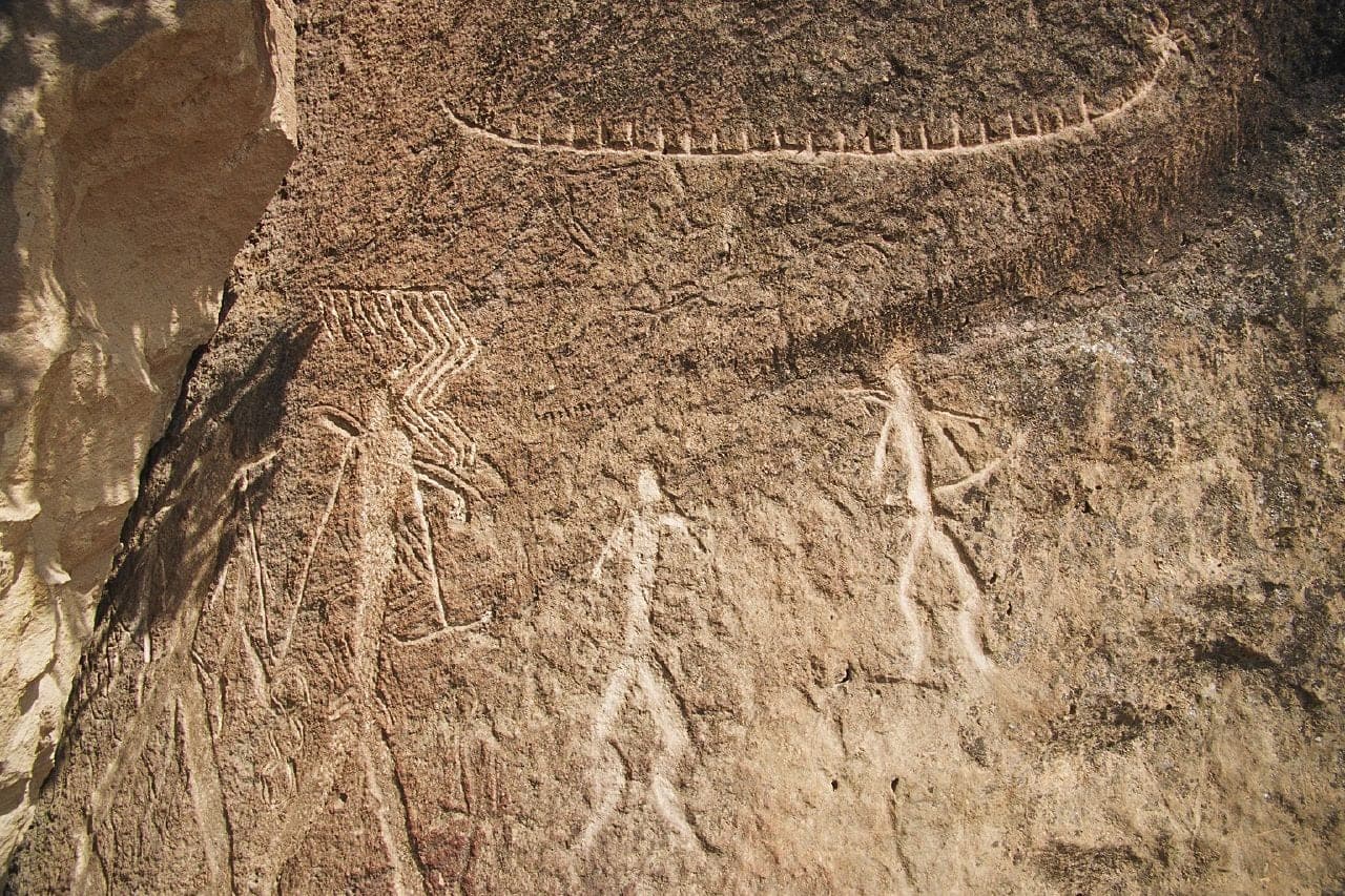 Qobustan Qaya Rəsmləri və Palçıq Vulkanları Turu
