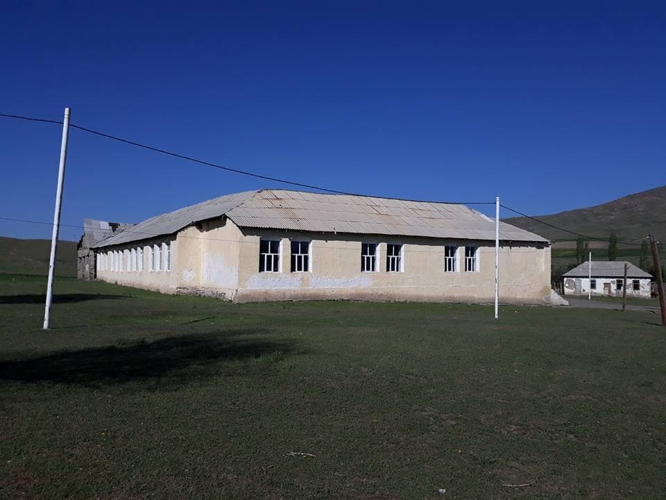 Lerikdə uzunömürlülər kəndində dağ evi