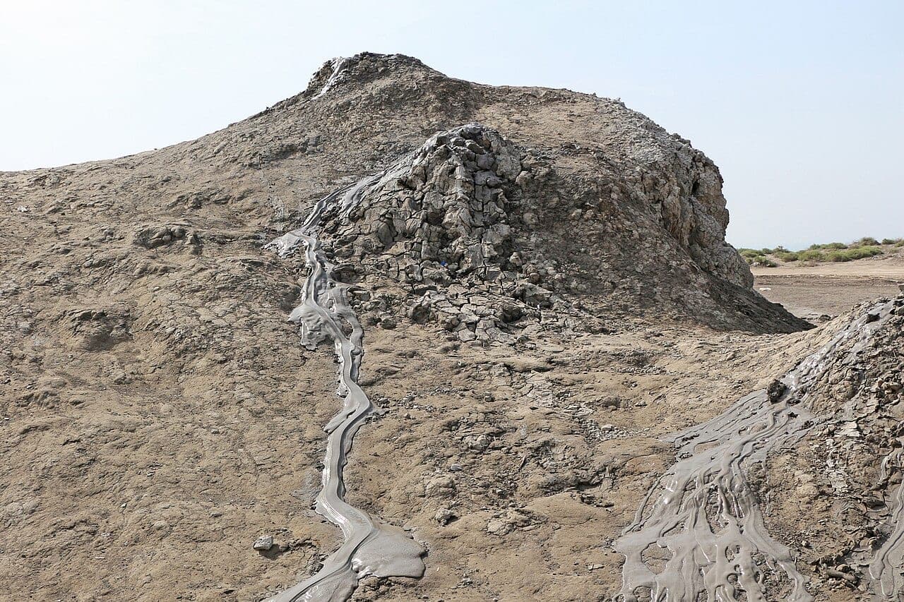 Qobustan Qaya Rəsmləri və Palçıq Vulkanları Turu