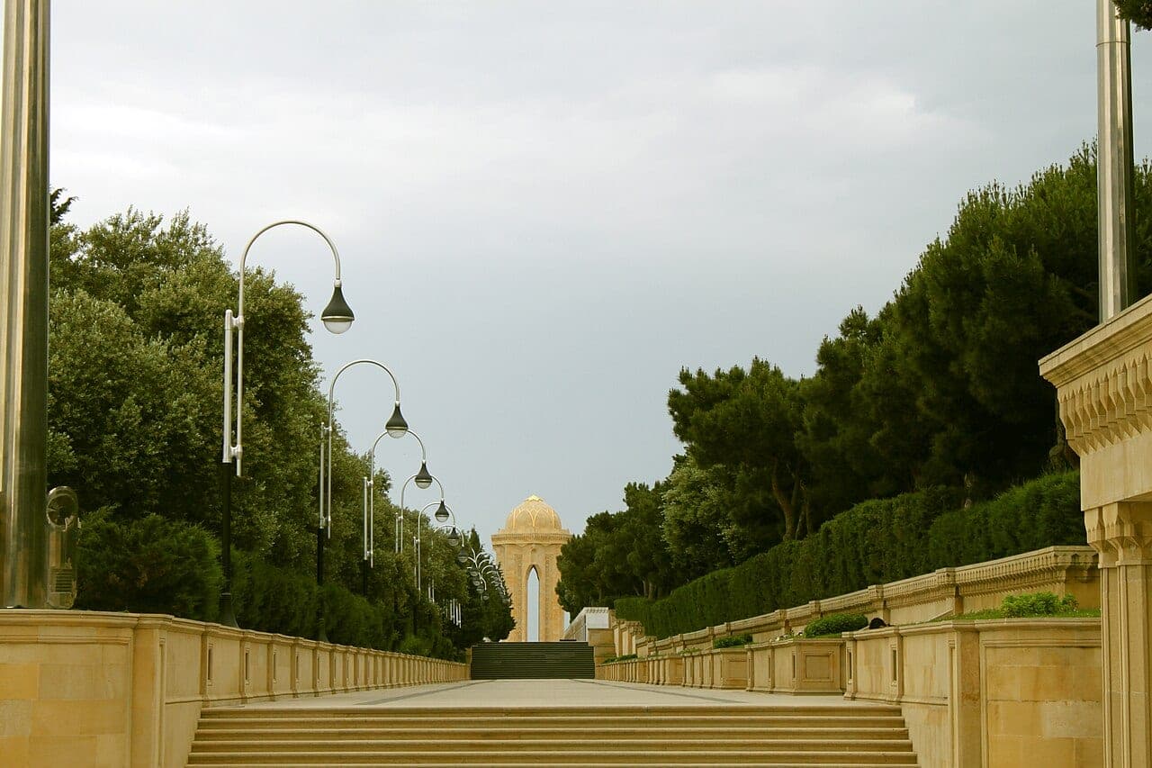 Badamdarda dəniz mənzərəli mənzil