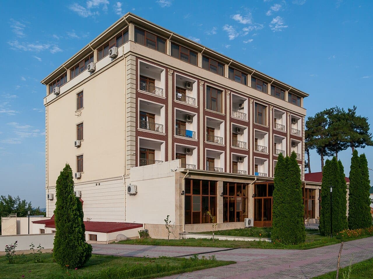 Qəçrəş Dağ Butik Oteli